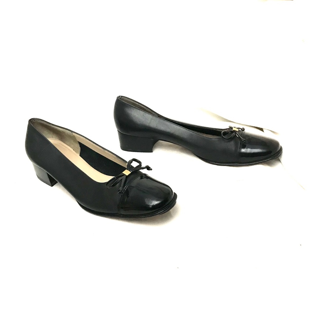 Salvatore Ferragamo Boutique Bowtie Cap Toe Shoes